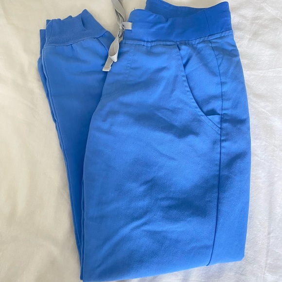 FIGS - Picture 2 of 3